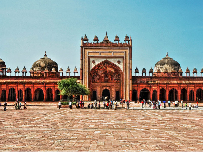 Day Tour to Taj Mahal and Fatehpur Sikri by Car