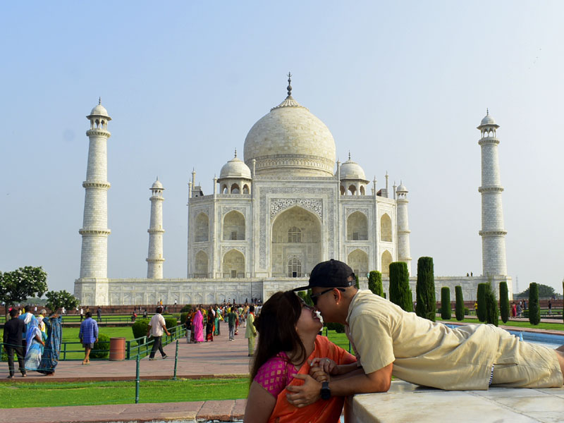 Sunrise Taj Mahal Tour from Delhi Airport / Hotel / Station