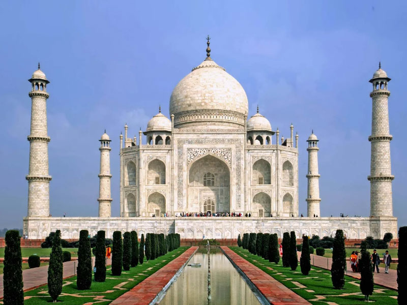 Day Tour to Taj Mahal and Fatehpur Sikri by Car